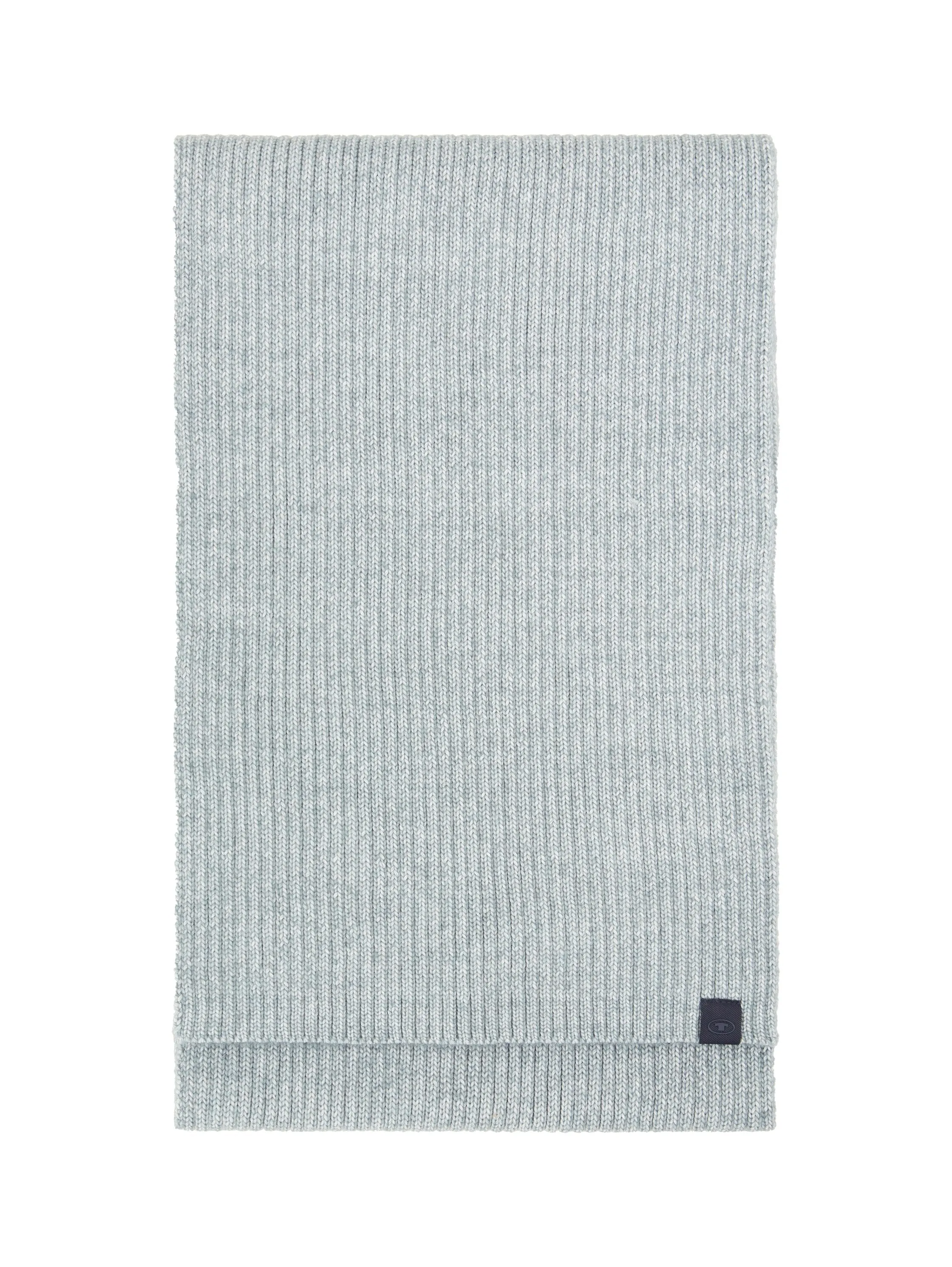COSY KNITTED SCARF