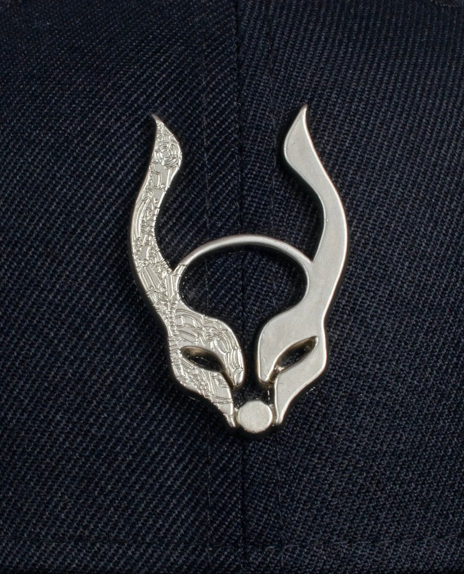 METAL LOGO TRUCKER CAP